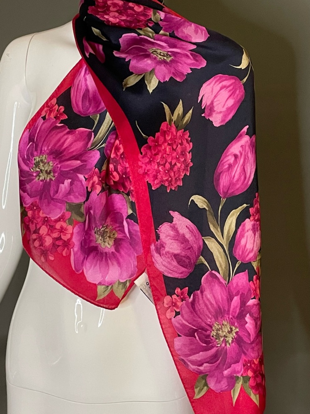 Vintage Oscar de la Renta Silk Scarf 11 x 54 In Excellent Condition - Picture 5 of 8